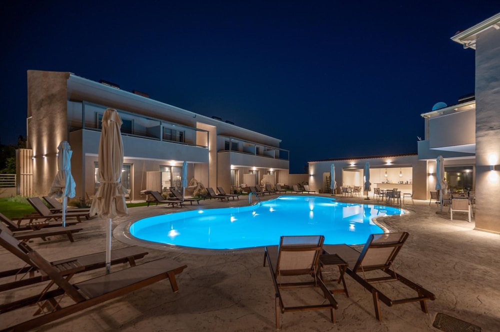 Scarabeo Hotel and Villas Parga 51/57