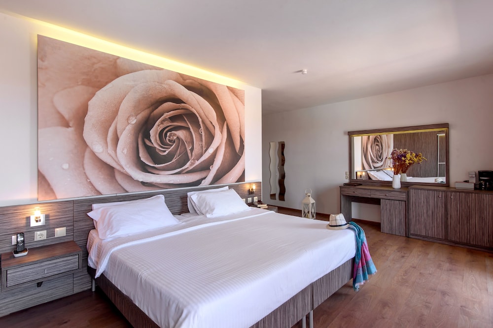 Katrin Suites - Adults Only 16/50