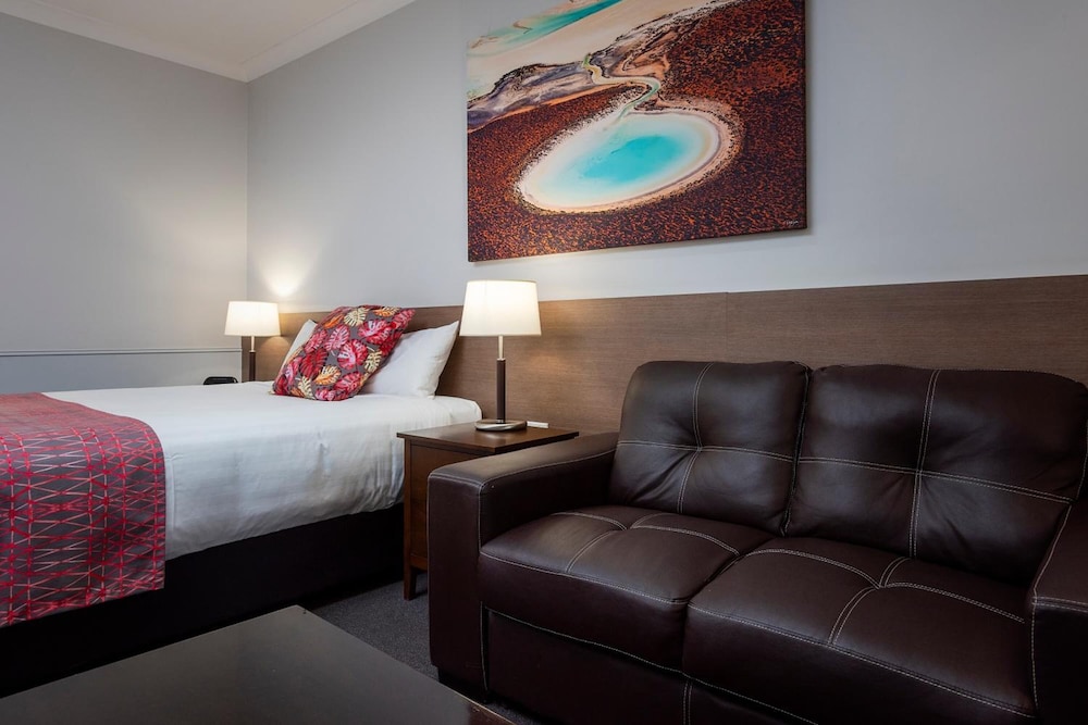 ROMA INLAND MOTOR INN 16/28