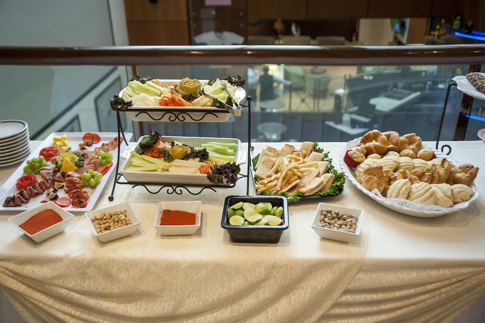 restaurant cafeteria