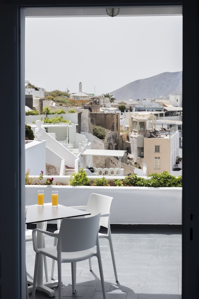 Kastro Suites 61/78