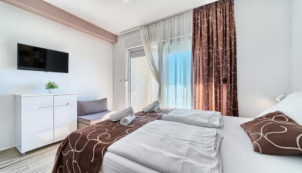 Panoramic, Studio, 1 Queen and 1 Single Bed, Terrace