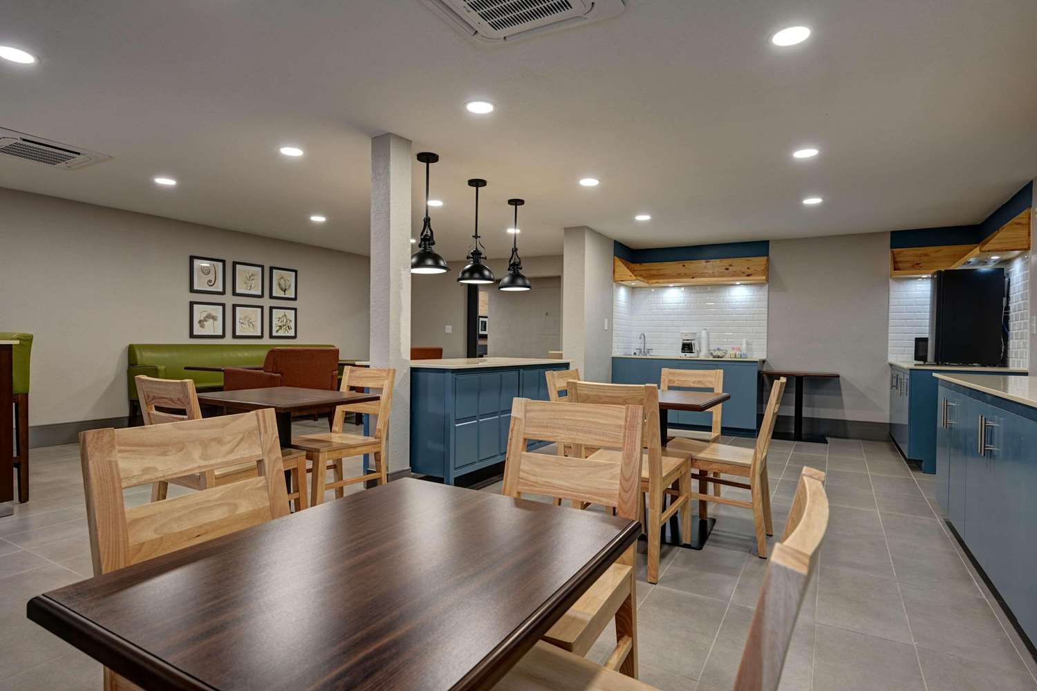 Country Inn & Suites by Radisson, Pierre SD 4/7
