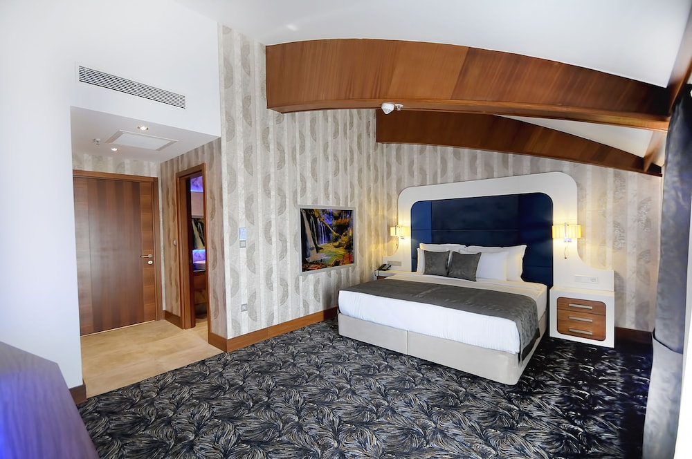 Elite Hotel Darica 18/75