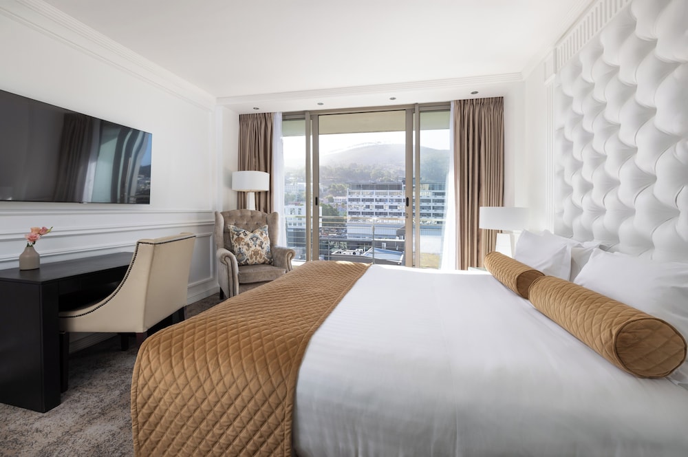 DELUXE, STUDIO, KING BED