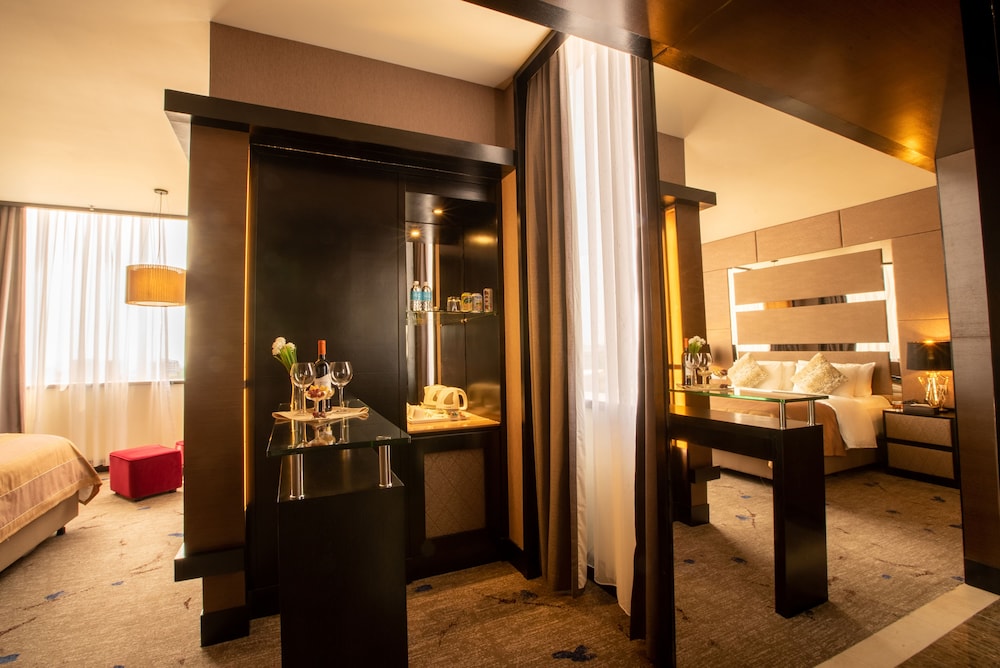 New World Suites 40/43