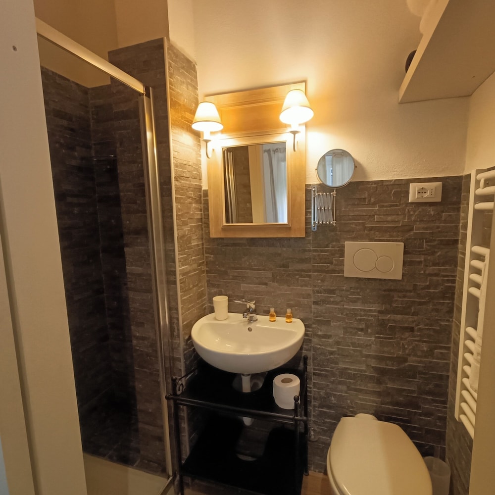 Gian Paul Hotel 45/50