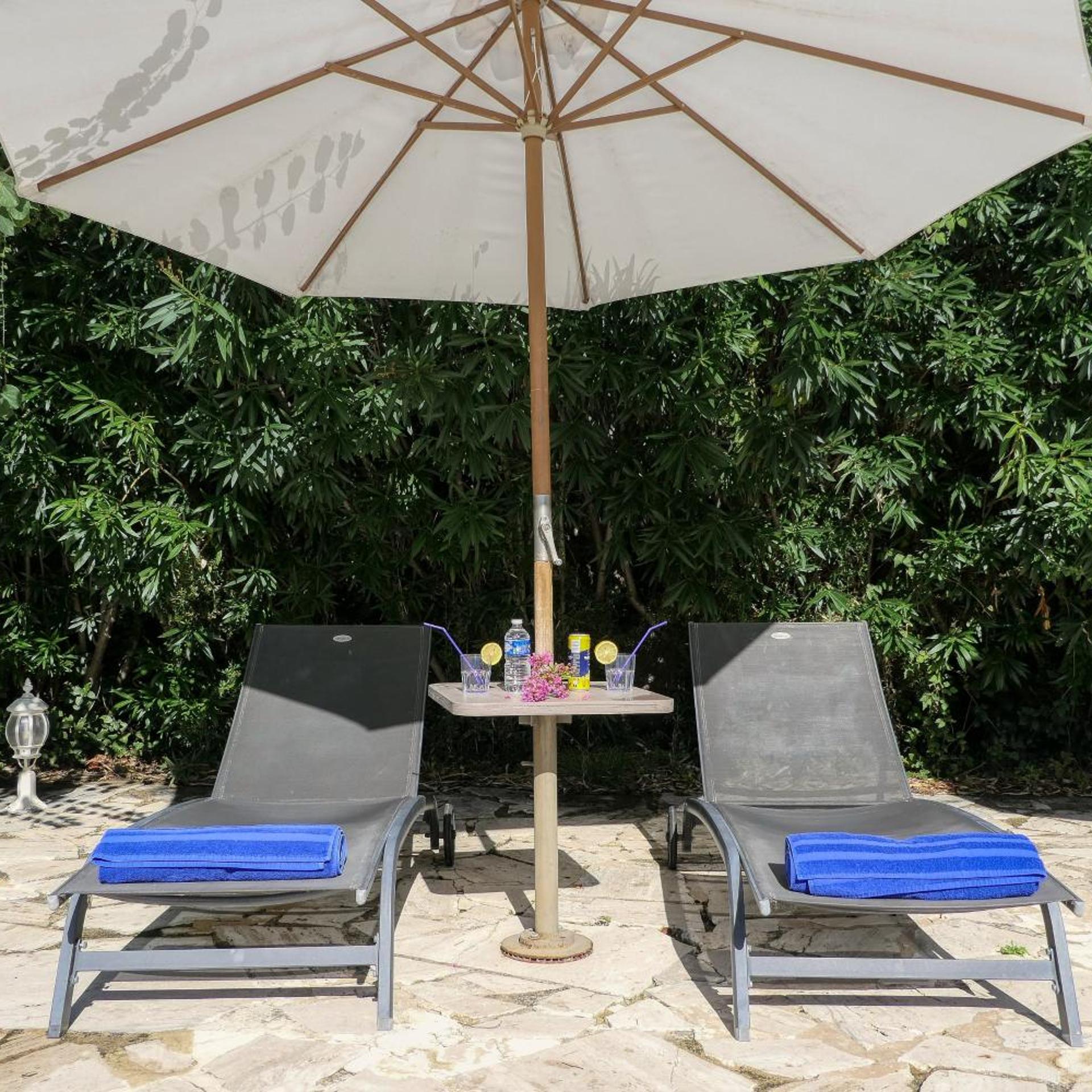 Hotel La Bastide Des Monges 28/50