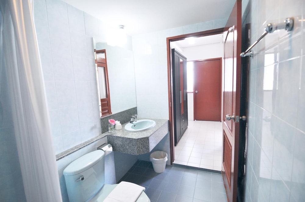 Centric Place Hotel 12/66