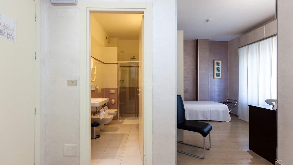 غرفة عائلية بسرير كوين وسريرين منفصلين، Lis Hotel 10/10