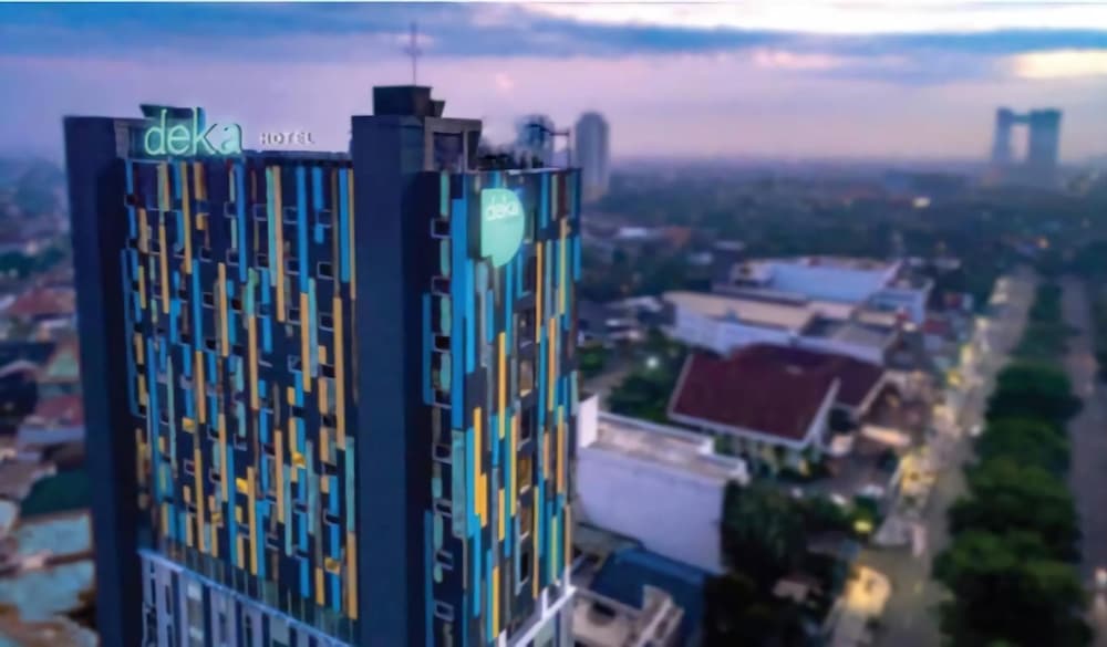 Deka Hotel Surabaya HR Muhammad 1/50