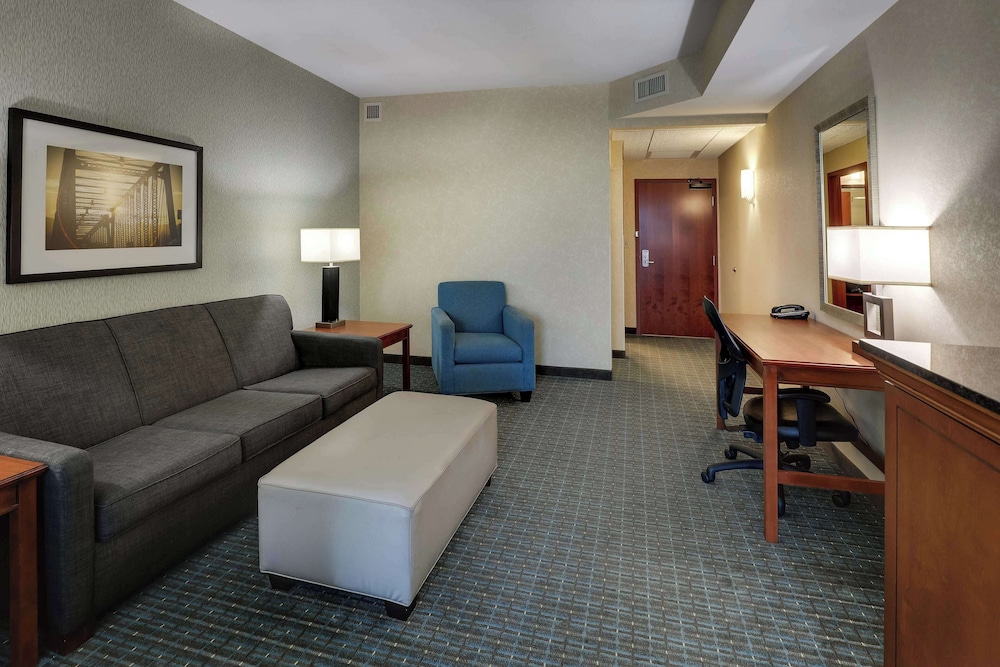 Drury Inn And Suites Grand Rapids 60/77