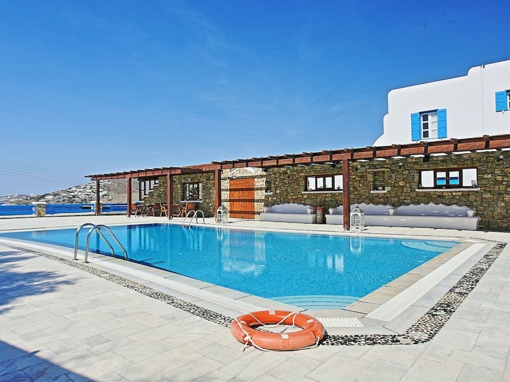 Maganos Suites 13/17