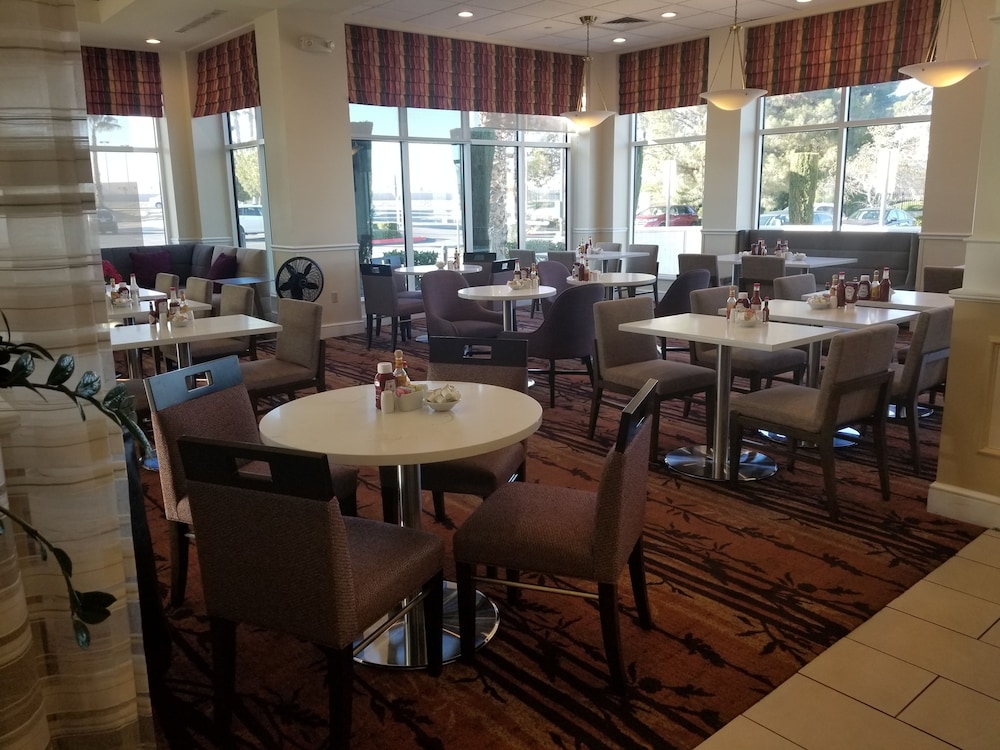 Hilton Garden Inn Victorville 34/38