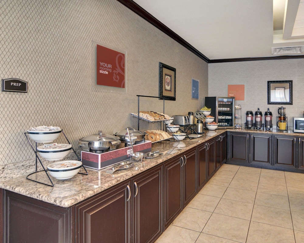 Comfort Inn Suites Near Lake Lewisville 30/43