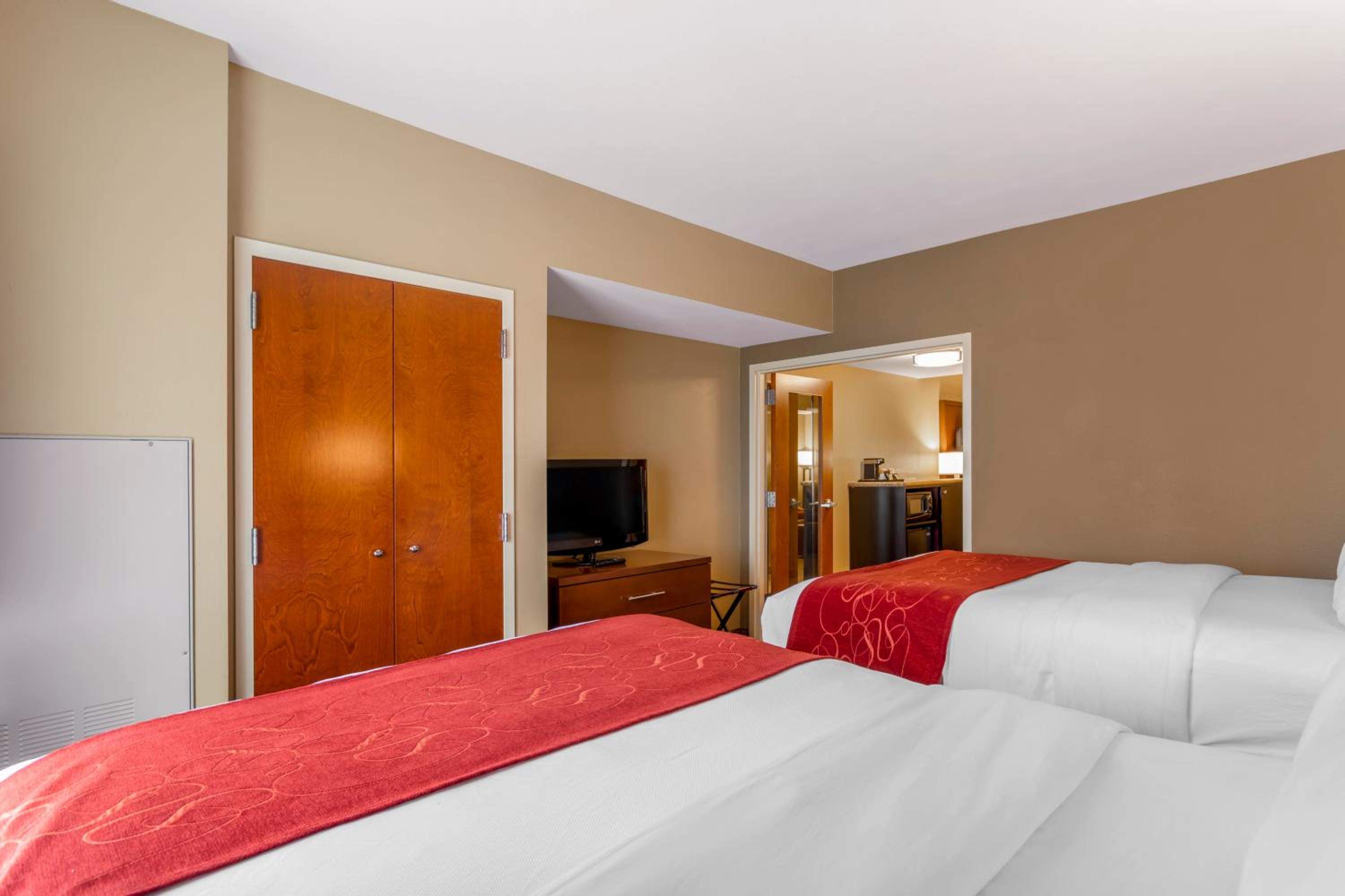1 Bedroom, Suite, Queen Bed, Sofa