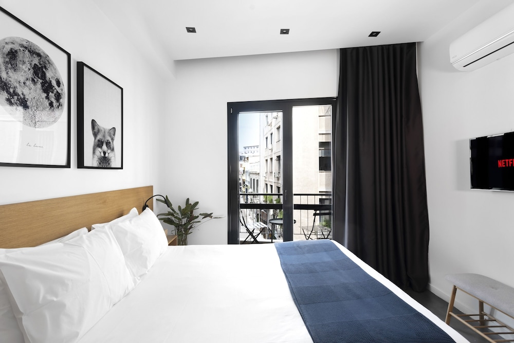 PREMIUM, DOUBLE BED, CITY VIEW, BALCONY