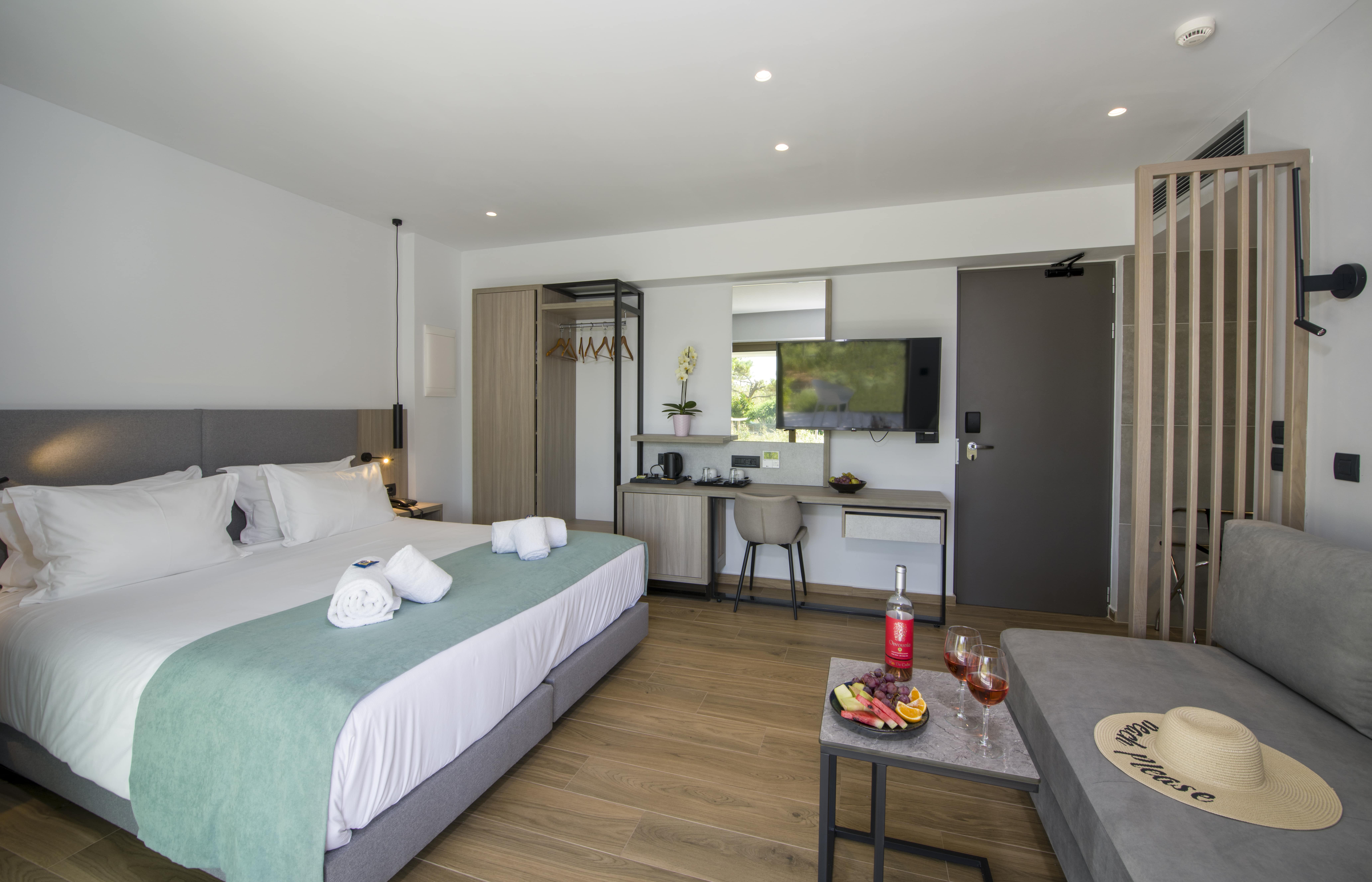 TWIN/DOUBLE ROOM SUPERIOR SEA VIEW