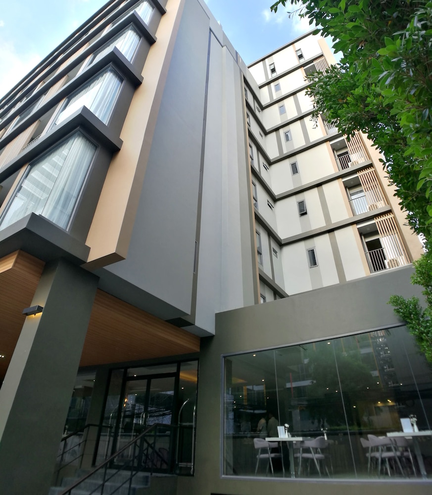 De Prime Rangnam Hotel in BANGKOK