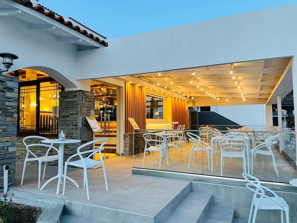 Acrotel Lily Ann Village 29/50