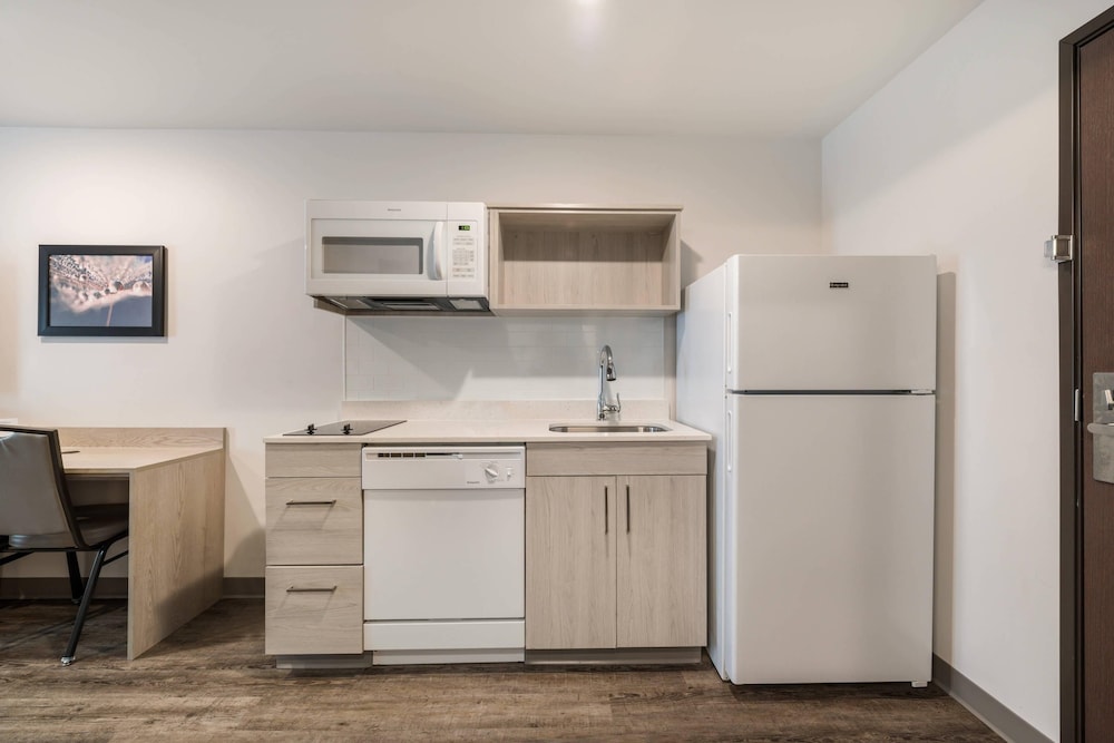 WoodSpring Suites Concord-Charlotte Speedway 21/36
