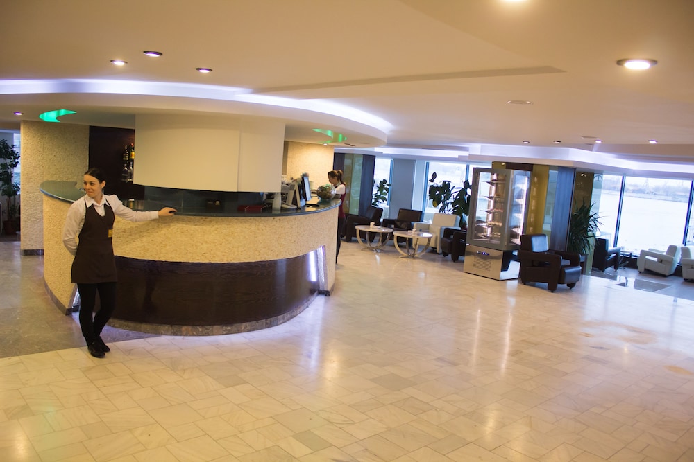 Hotel Delta 3 10/64