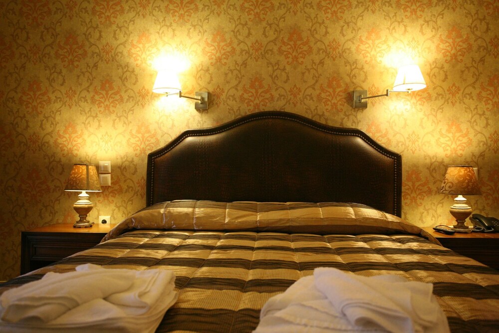 Tesoro Hotel 9/20