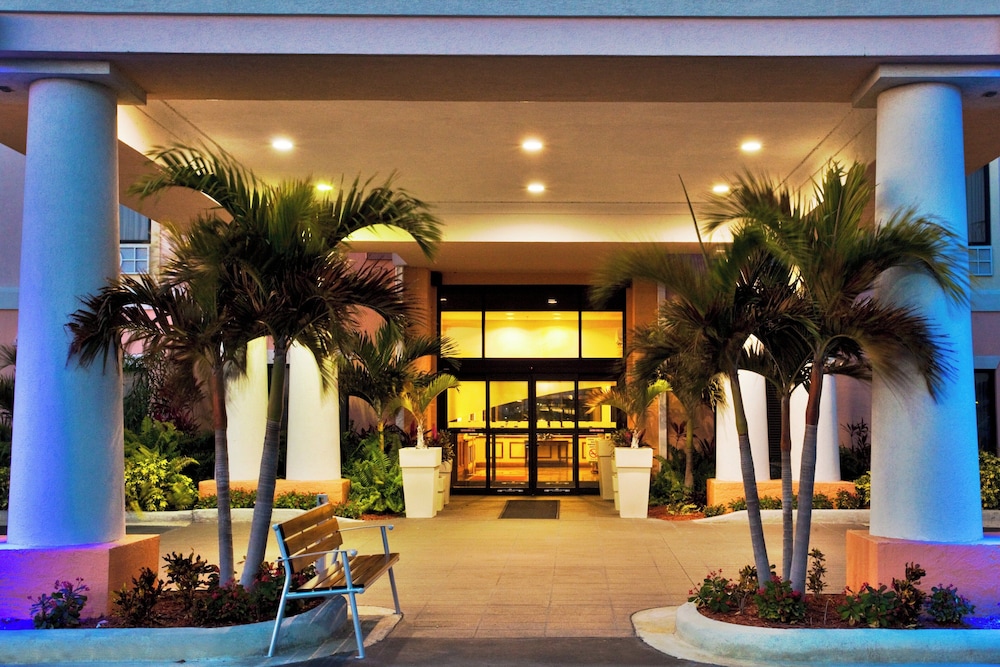 Holiday Inn Express Hotel Suites Lake Okeechobee 6/54
