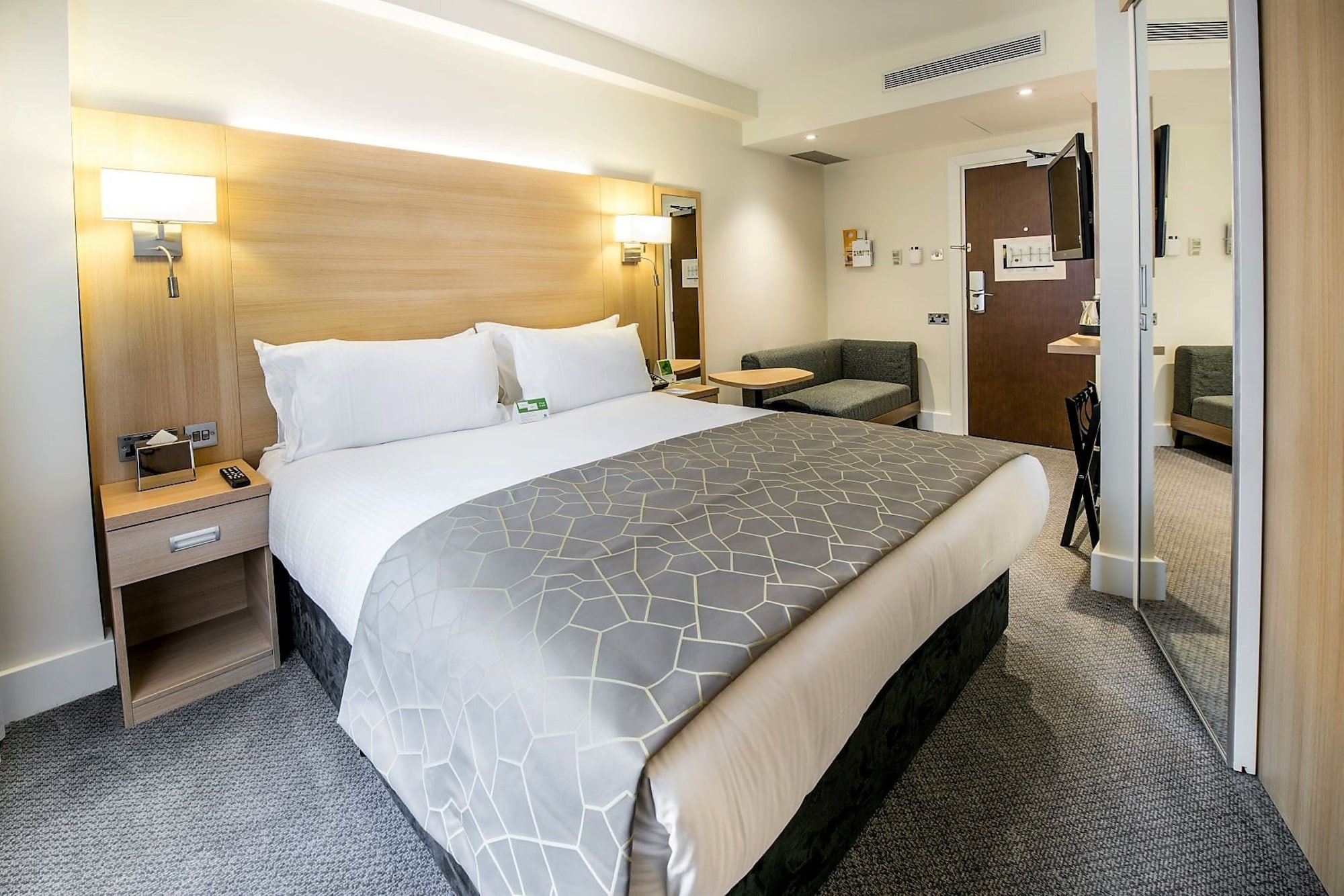 STANDARD, KING BED