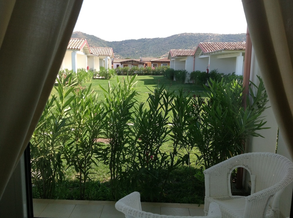 Beach Hotel Budoni 24/28