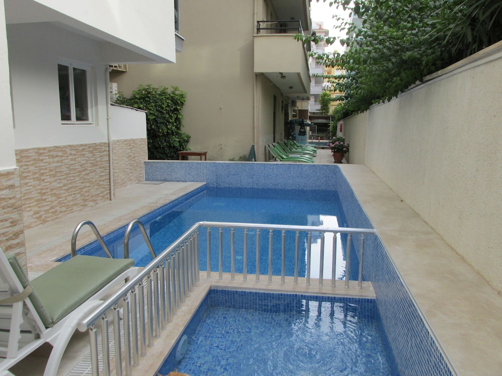 Aysev Hotel 37/42