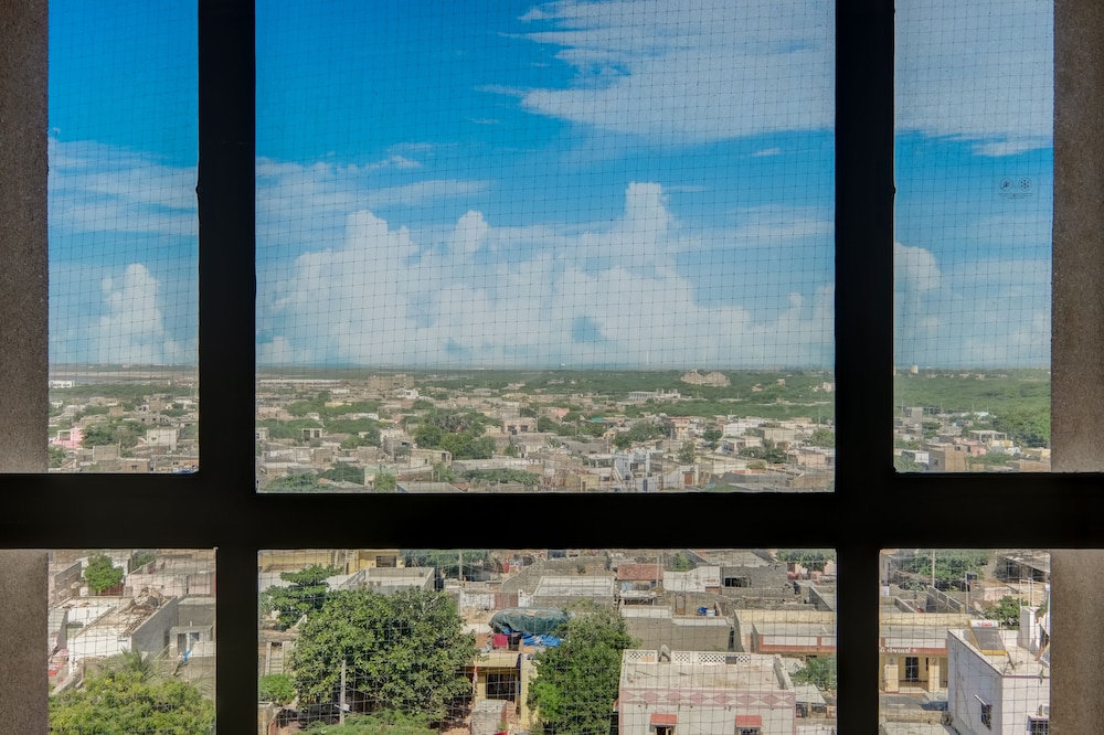 Lemon Tree Premier, Dwarka 41/50