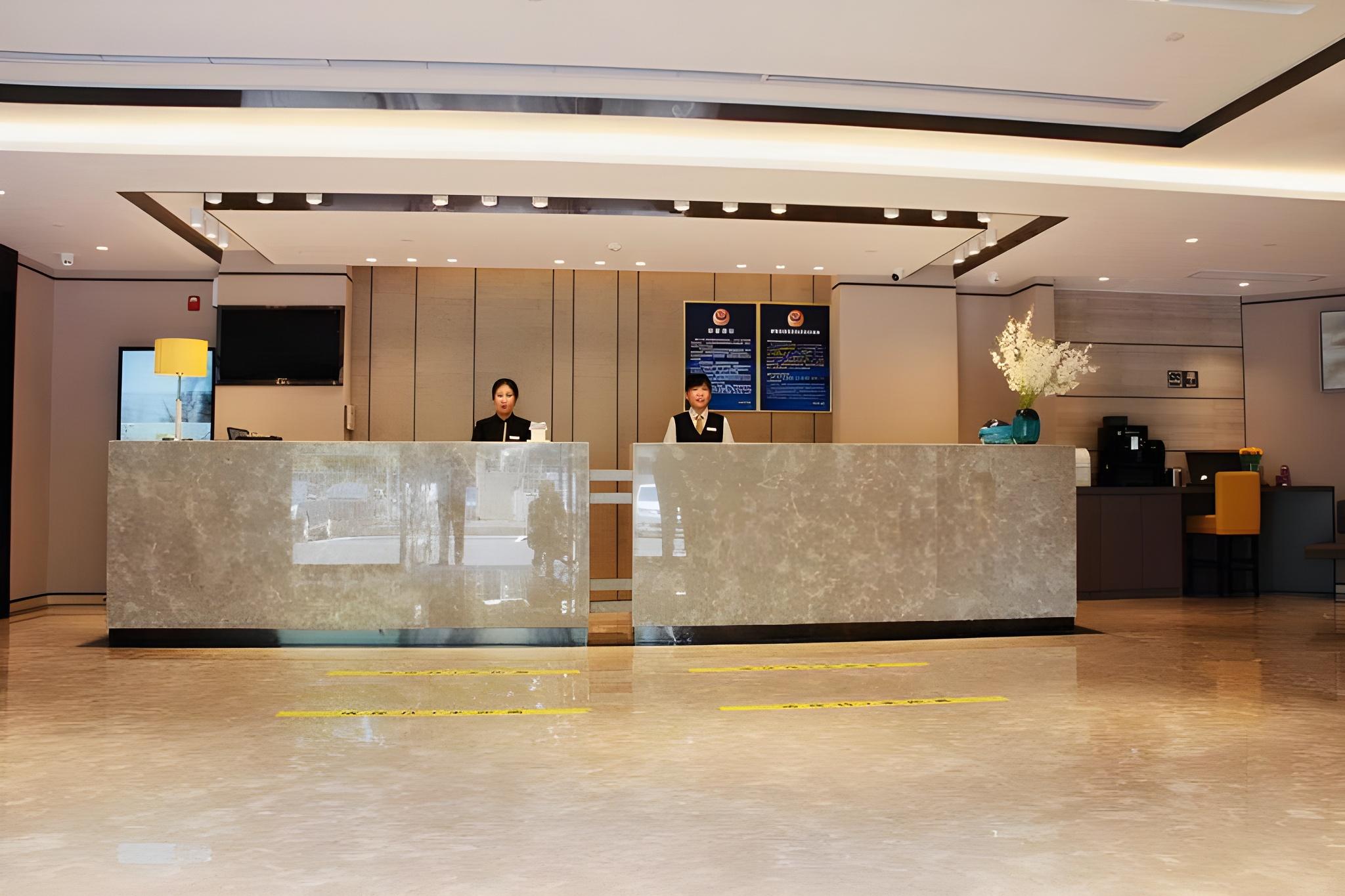 Homeinn Plus(Beijing Chaoyang High Speed Railway Station Joy City) 7/31