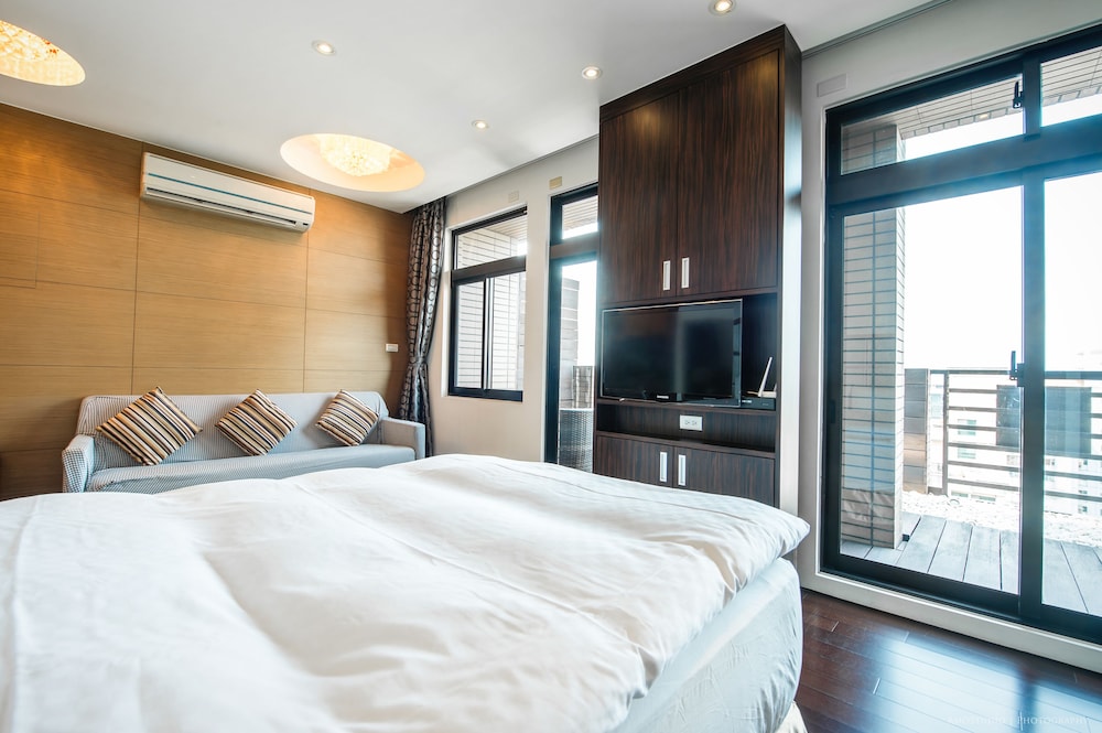 CH Service Apartment 6/48