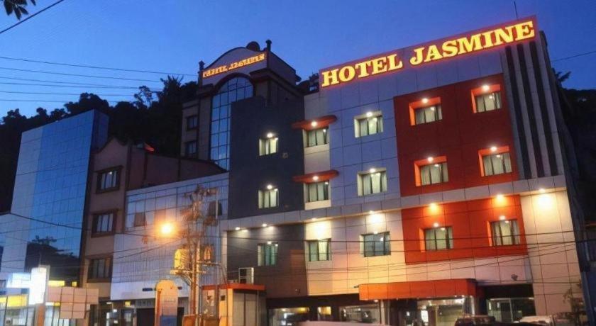 Hotel Jasmine Jayapura 6/24