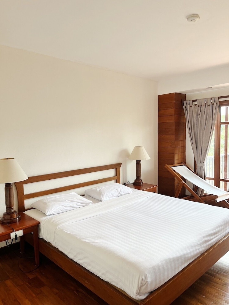 RIVERHOUSE HOTEL 25/71