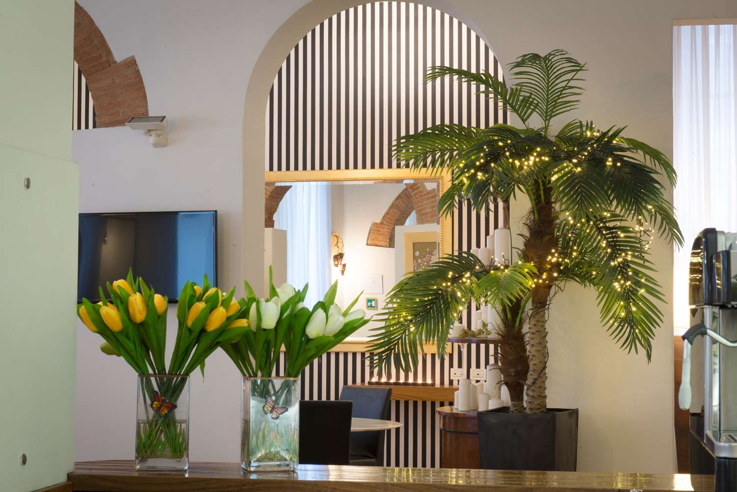 De La Pace, Sure Hotel Collection by Best Western 2/9
