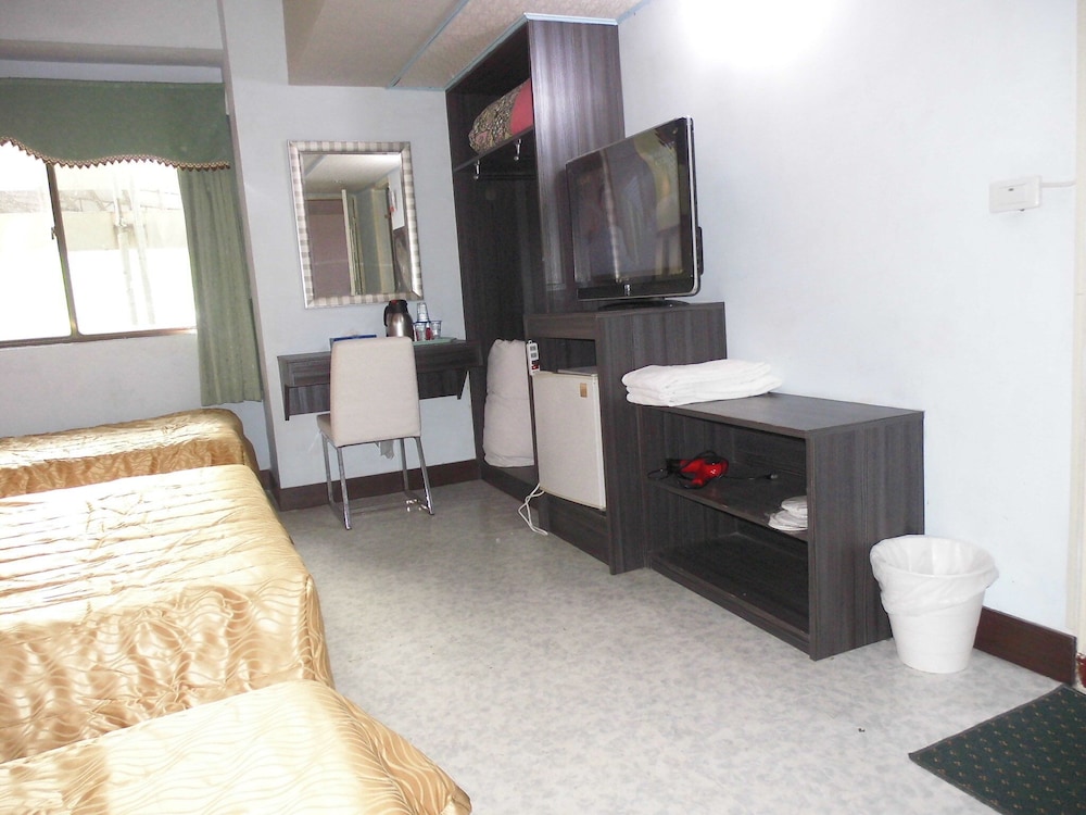 Modern Plaza Hotel 24/30