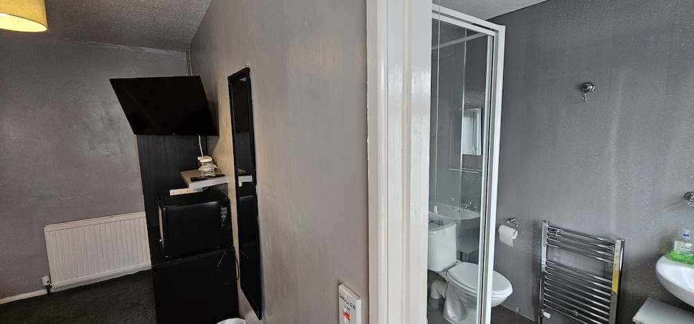 Roslyn Guest House 40/50