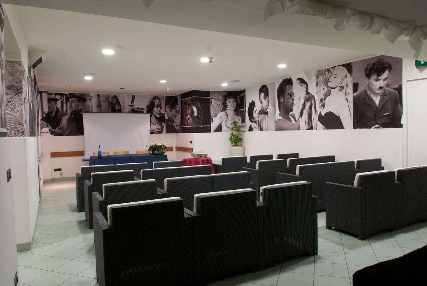 Hotel Scigliano 32/36