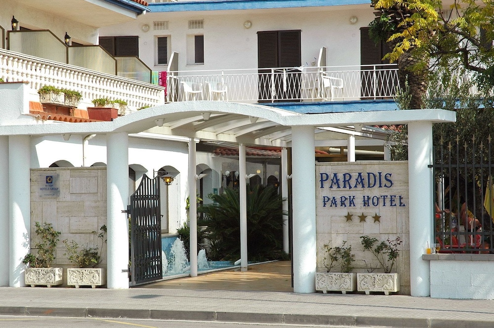 H Top Paradis Park Formerly Fergus Paradis Park 1/50