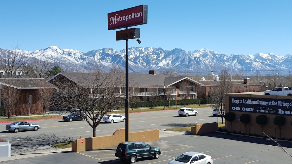 Metropolitan Inn 5/66
