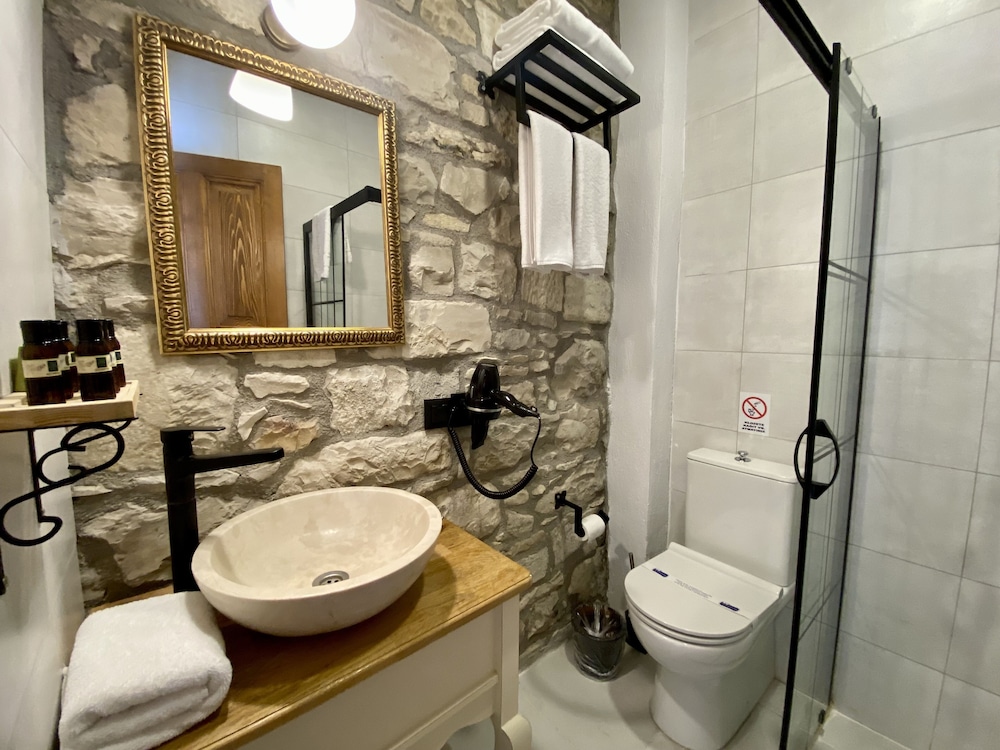 Urla Tas Konak Otel 41/50