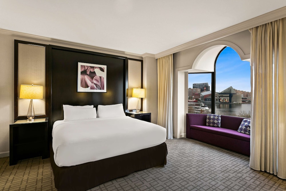 PREMIUM, QUEEN BED, HARBOUR VIEW