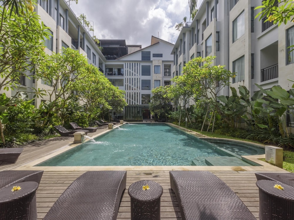Umalas Hotel And Residence 47/50