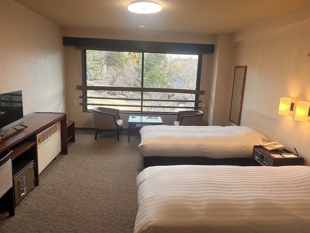 ARDEN HOTEL ASO 12/66
