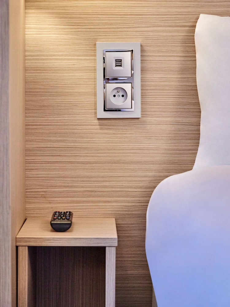 Kyriad ECO - Clermont Ferrand Estaing 18/42
