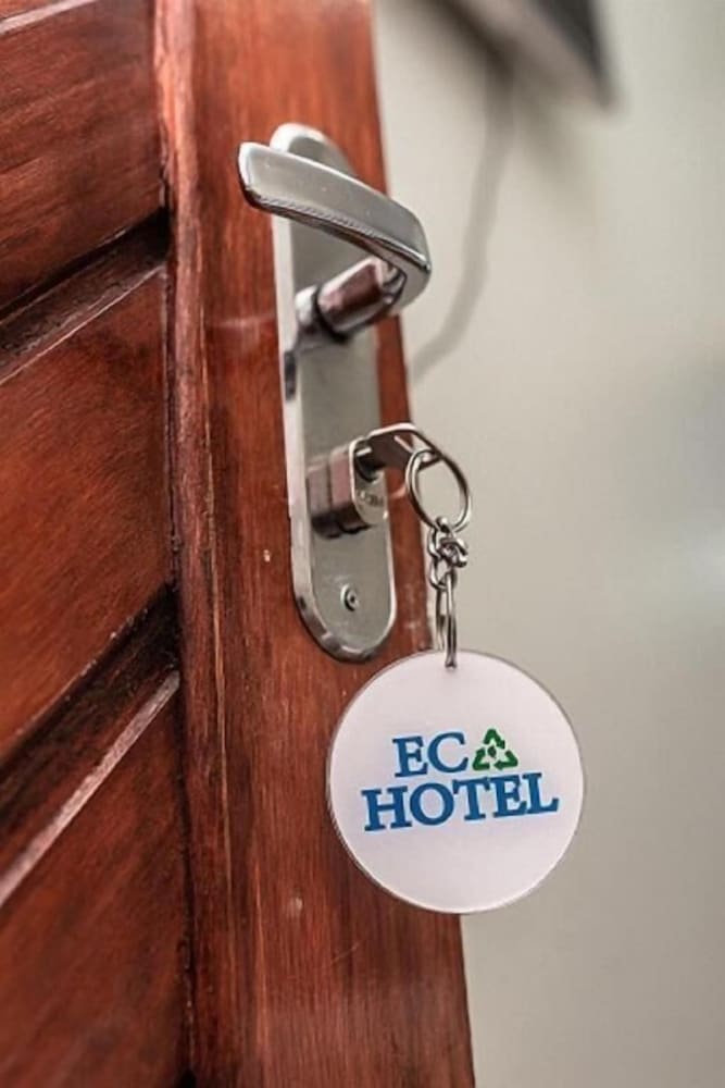 Eco Hotel 28/50