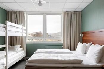 Family, Multiple Beds