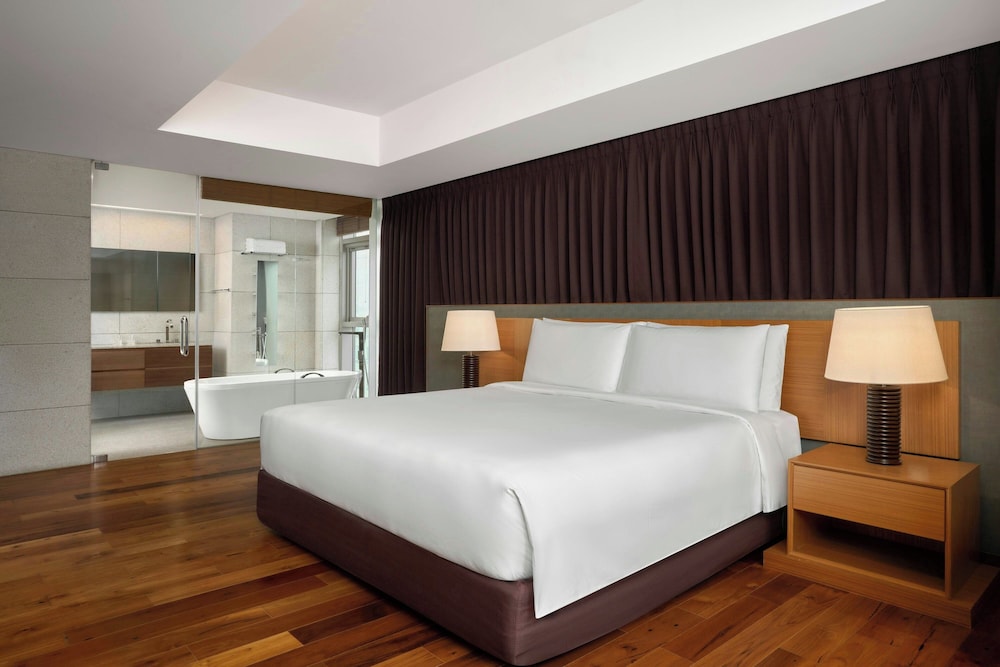 JW Marriott Hotel & Suites Saigon, The Apartments 6/49